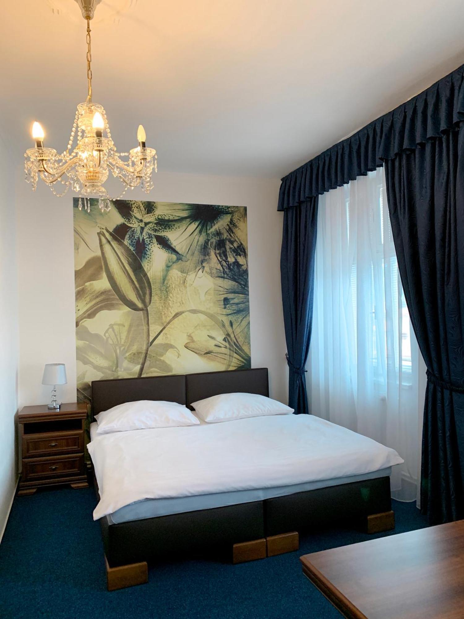 Hotel Ruzek Hranice  Kültér fotó