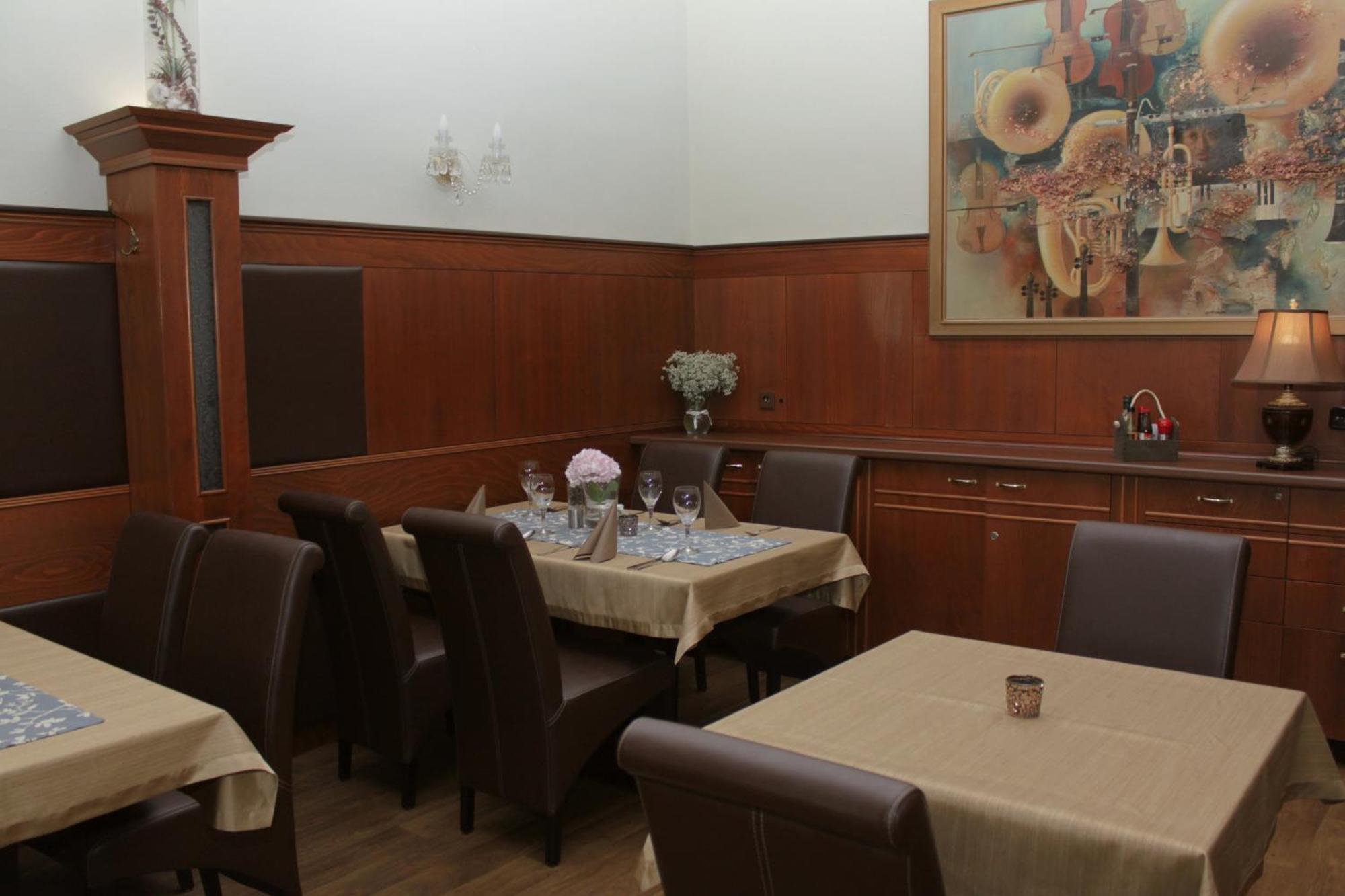 Hotel Ruzek Hranice  Kültér fotó